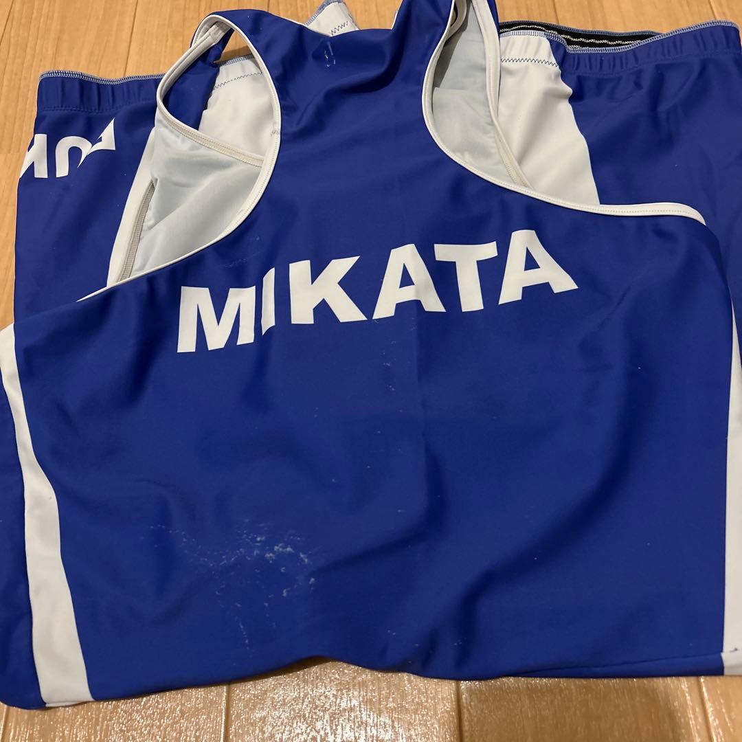 ローイングスーツ