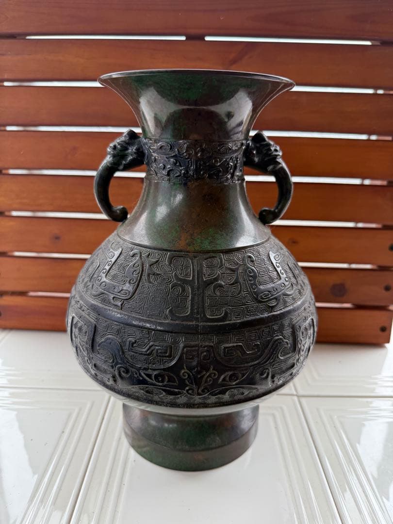 金属製彫刻装飾花瓶