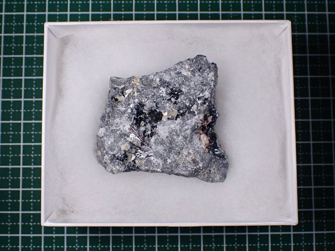 紅安鉱、自然アンチモン他　カナダ