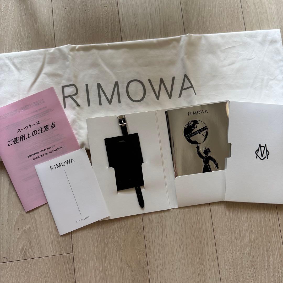 木製人のフリマ 【美品】生涯保証　リモワ　オリジナル　コンパクト