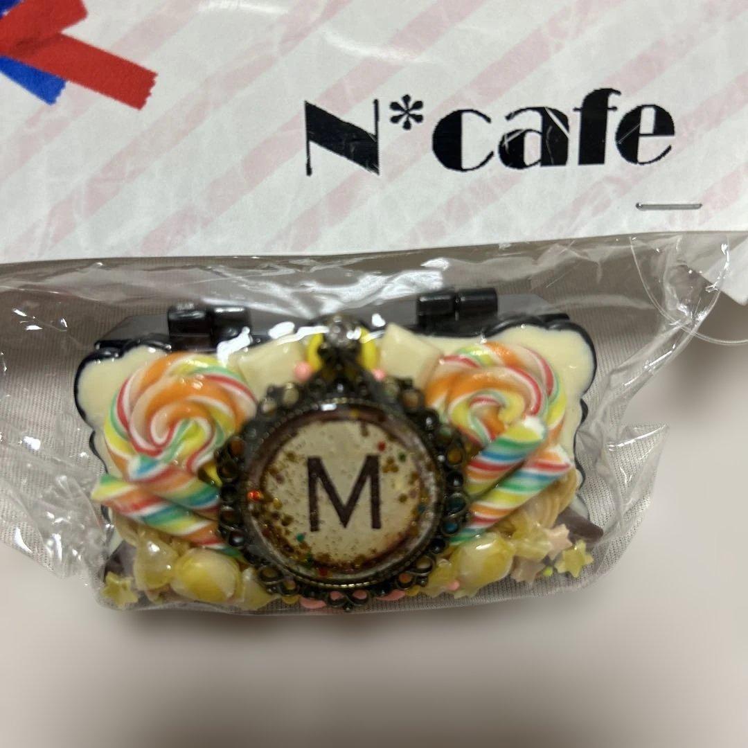 キーホルダー　アーティスト　作家　レジン　13セット