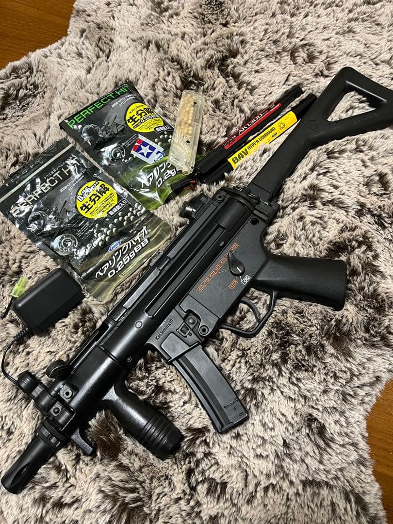 ジャンク品 東京マルイ MP5K A4 PDW電動ガン バッテリー2個付き