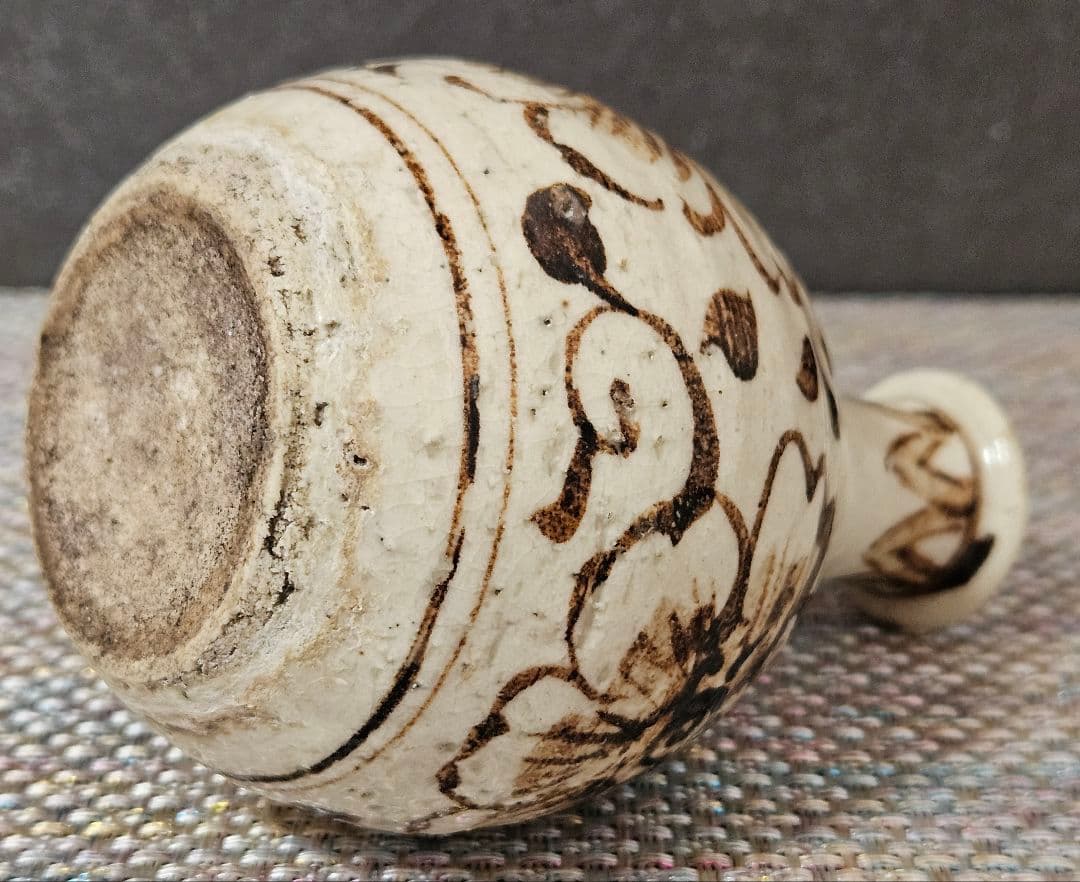 中国古陶磁器　中国古美術　宋〜明朝期 磁州窯　鉄絵　牡丹唐草文様　徳利　花入れ