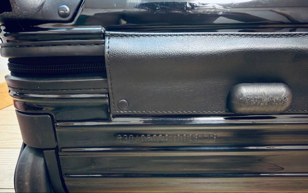 【週末値下】リモワ サルサデラックス2輪 23L 機内ビジネストローリー黒