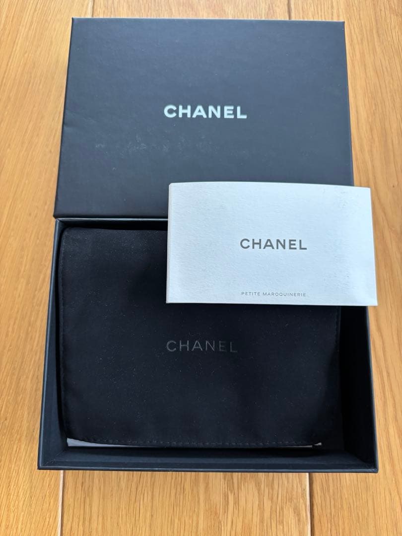 ☆CHANEL 二つ折り財布 ブラック☆