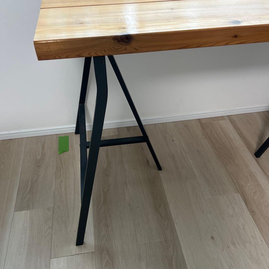 ナチュラルウッドの木製デスク