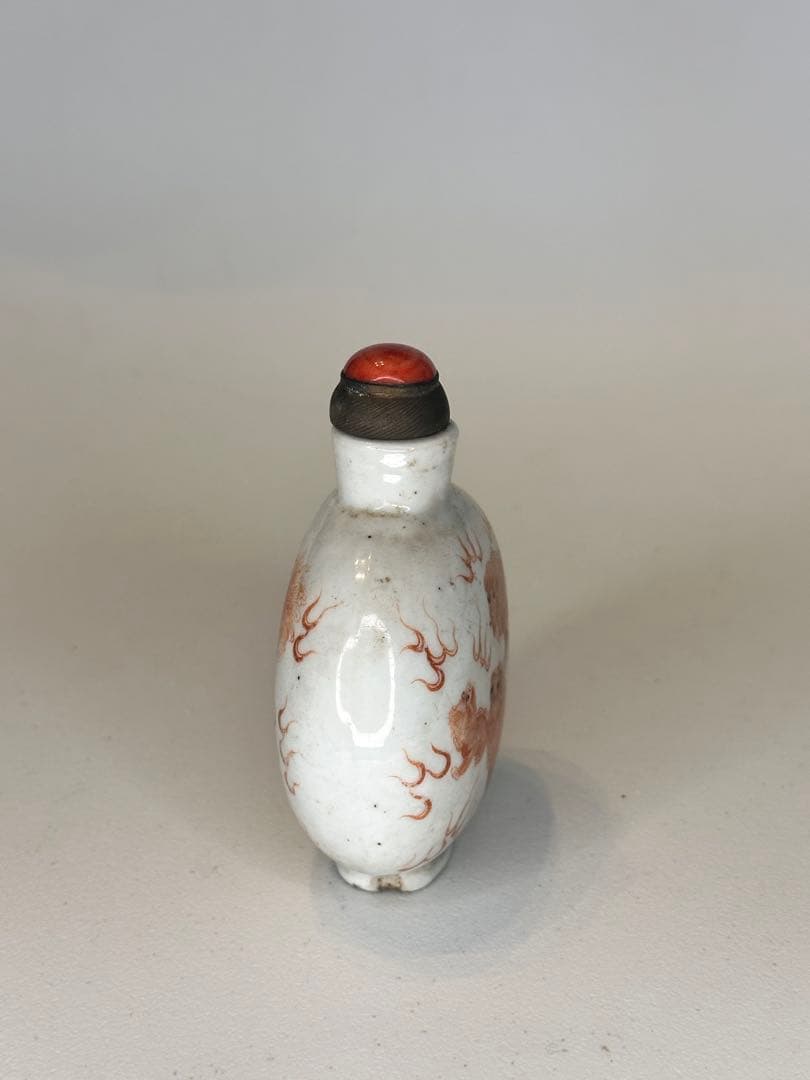 希少品 ！中国 赤絵 獅子文 鼻煙壺 乾隆年製底款 時代物 骨董品 コレクション