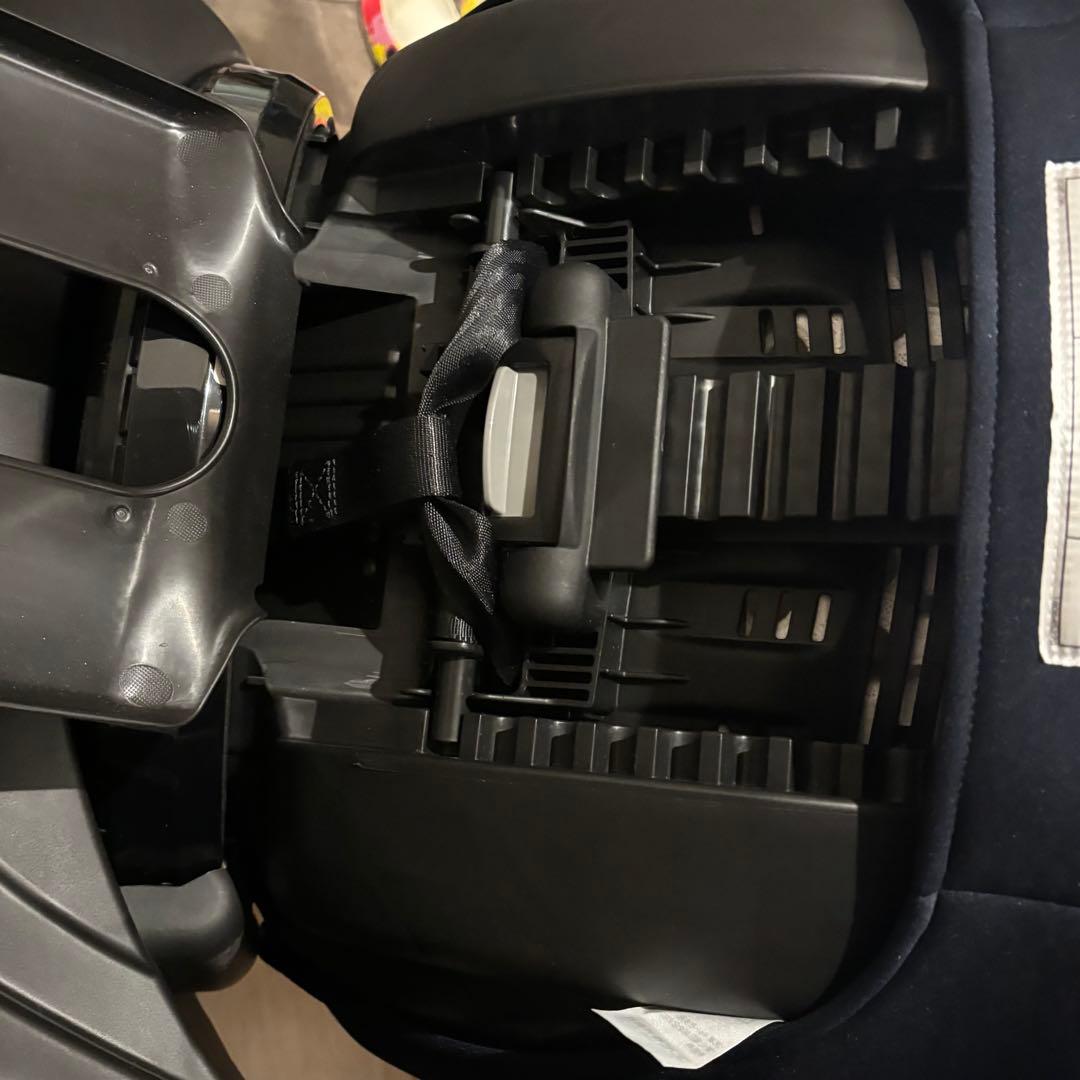 【美品】コンビ　クルムーヴ アドバンス ISOFIX エッグショックJP-590