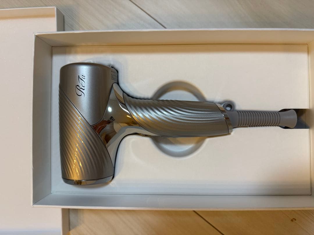 【最新モデルサロン直送】ReFa ビューティードライヤー　シルバー