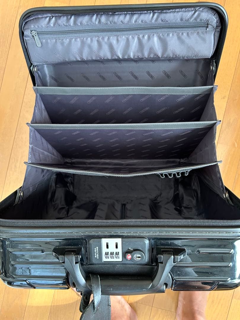 リモワ　サルサデラックス　ブラック　23L 機内持込可