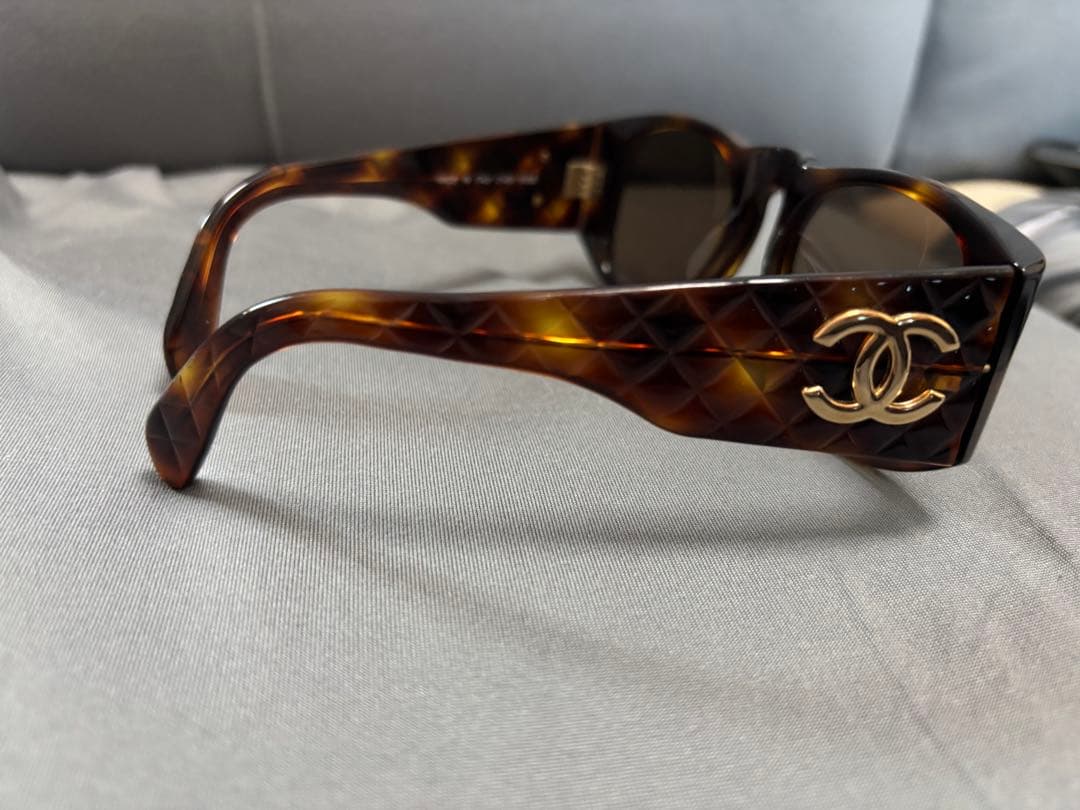 CHANEL シャネル