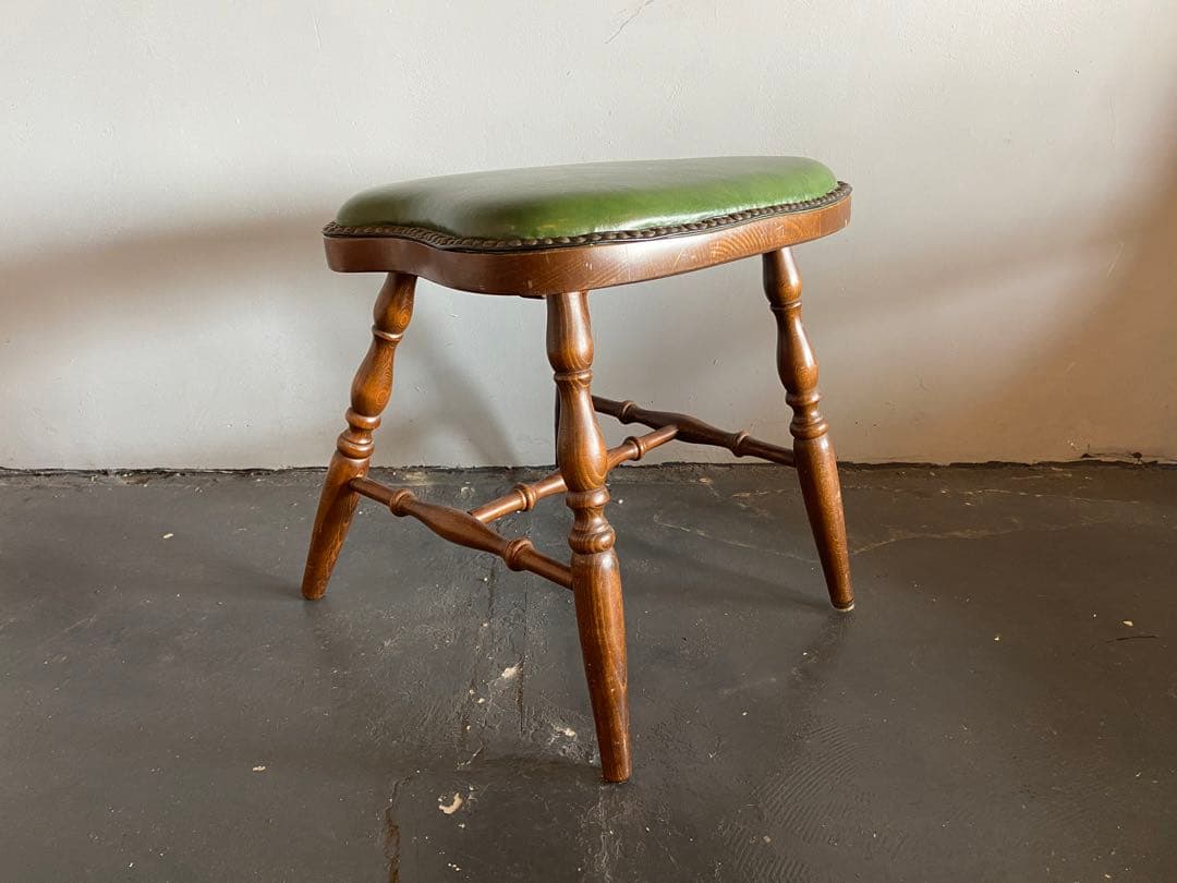 限定セール✰ウインザーチェアスツール鋲アンティークアメリカンヴィンテージレトロ