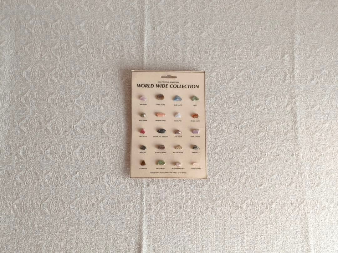 * vintage gemstones ꕥ 天然石たちの標本
