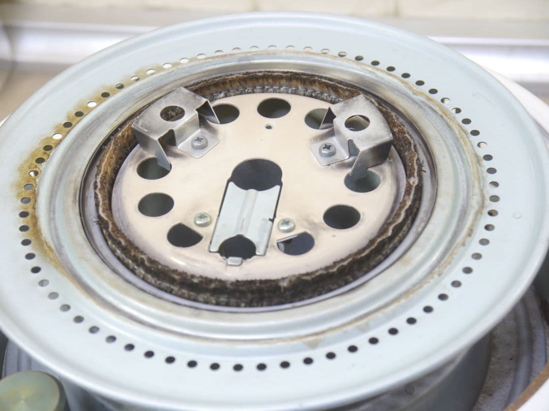 ◆極美品★2013年製だけど❤コロナ　ホワイト 石油ストーブ 安全ガード付き