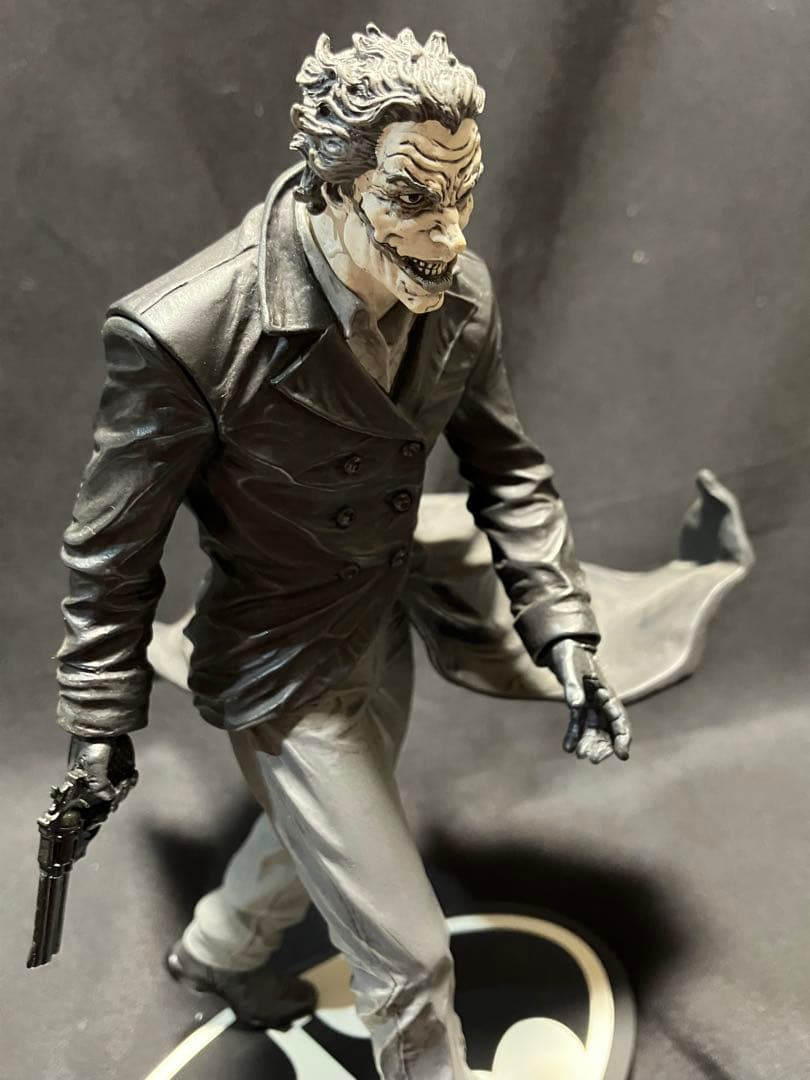 ＤＣダイレクト スタチュー ジョーカー ブラック&ホワイト リー・ベルメホ