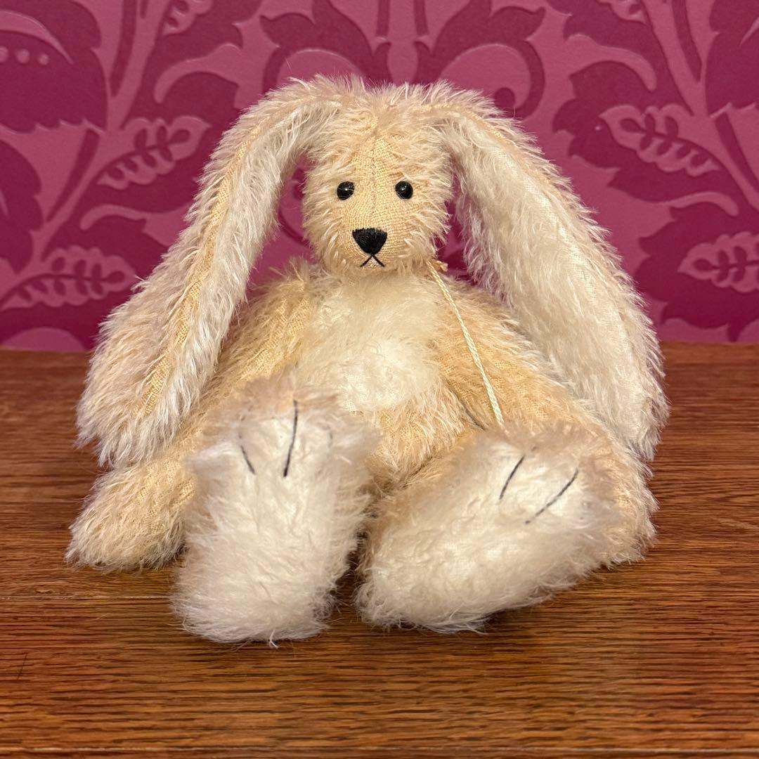 イギリス作家　Ruth Dickinson モヘア　ウサギ さん　25cm