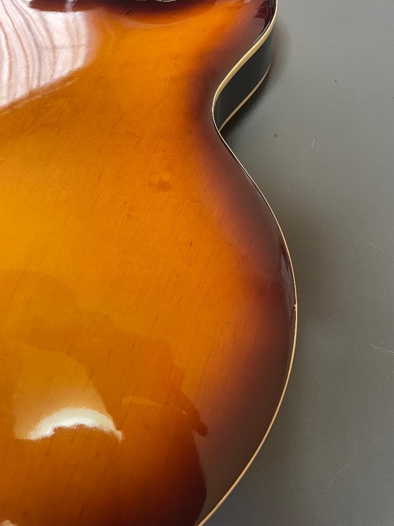 Toni Smith ES335タイプ セミアコ