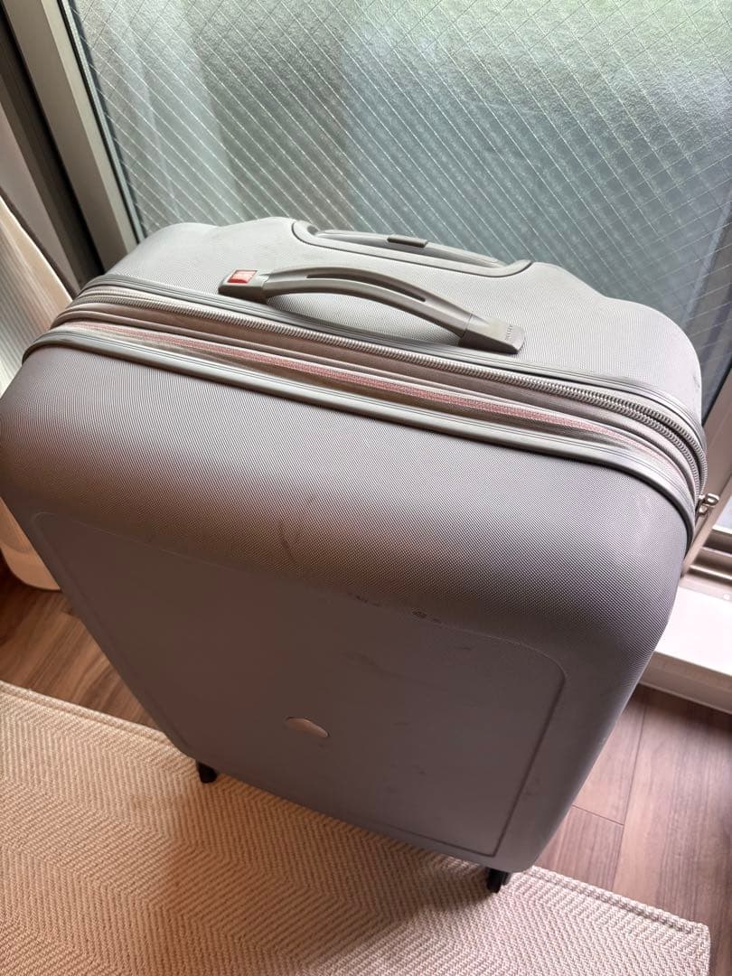 Delsey Chaumont 拡張可能4輪トロリースーツケース