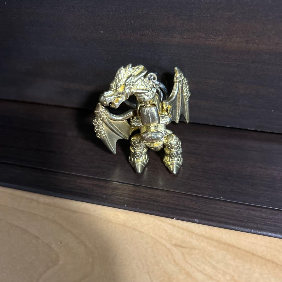 金のドラゴン
