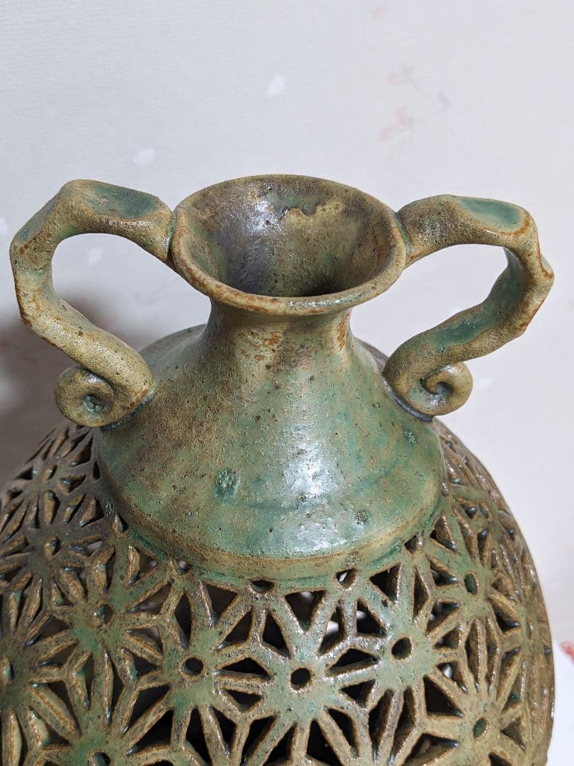 ♦朝鮮 李朝陶磁 透かし彫り 麻の葉 幾何学文様 梅瓶 大正〜明治時代 古美術品