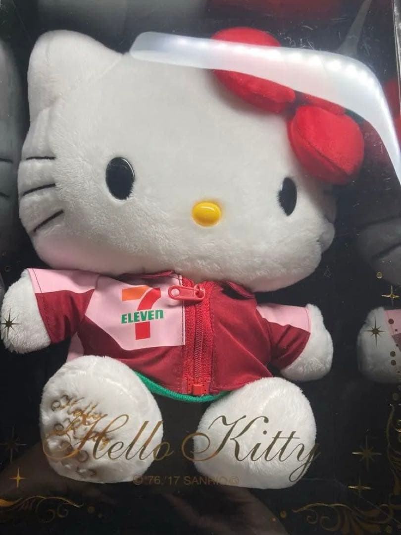 完全受注生産限定品！ハローキティ×セブンイレブン 制服ぬいぐるみ