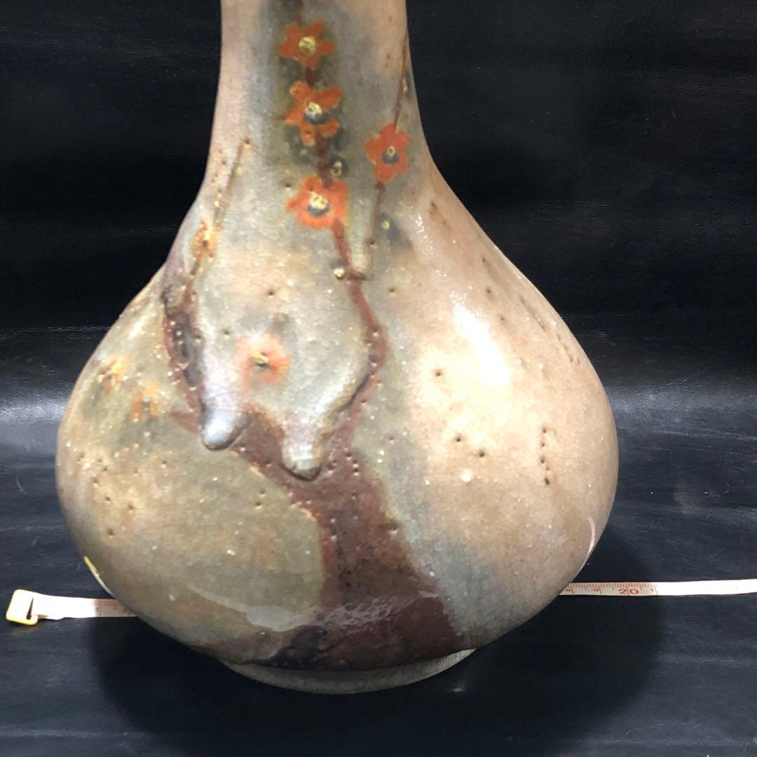 美しい古美術◾️蔵から見事な梅の木が描かれた釉薬どろどろね花瓶、壺、壷が出て来た。
