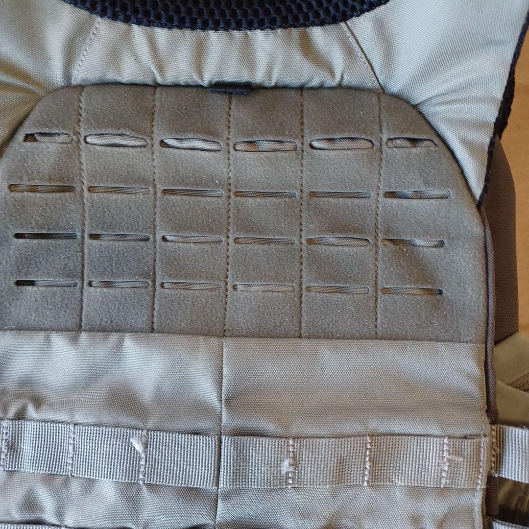 ✨送料無料　米軍　5.11ベスト