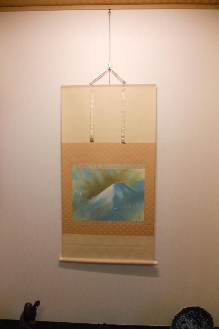 掛け軸 横山大観 霊峰飛鶴 絹本 名品 複製 希少 軸装 茶道具 掛軸 美品