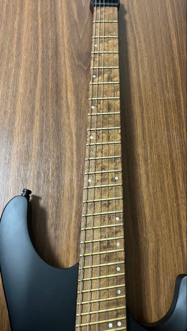Ibanez QX52 BKF ヘッドレスギター