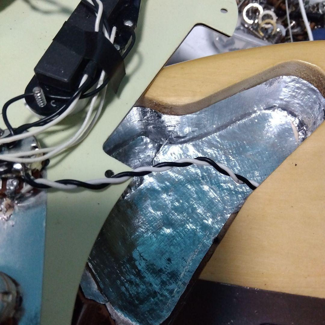 ストラトキャスター ナチュラル/ブラウン