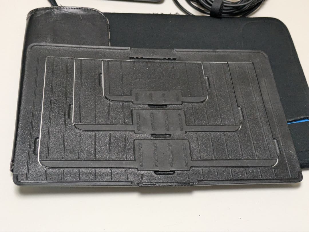 Wacom Cintiq 13HD 液晶ペンタブレット　キャリーケース