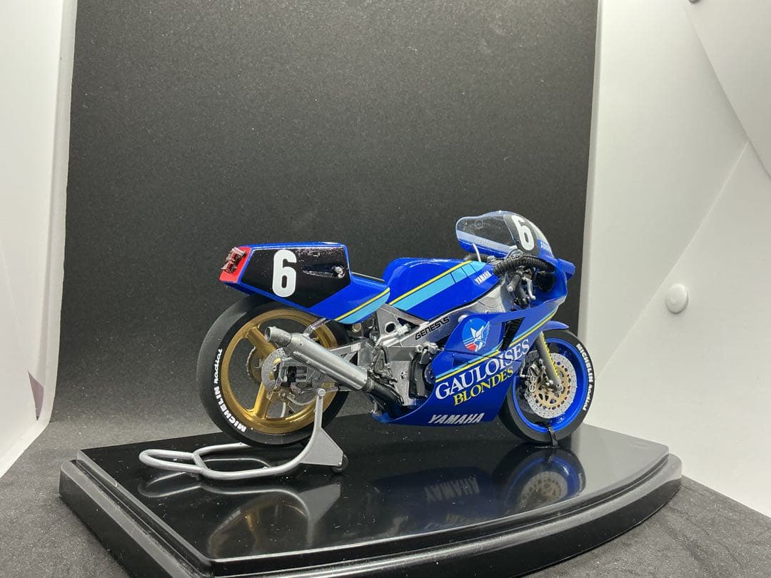 ②ソノートヤマハFZR750 クリスチャン・サロン プラモデル完成品