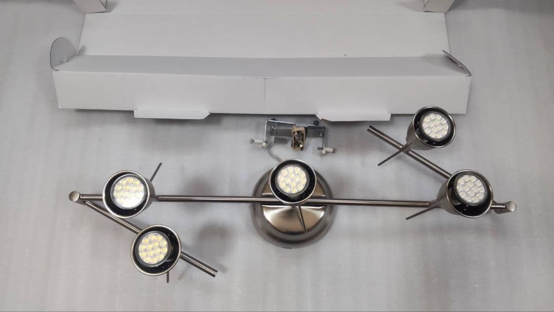 IKEA シーリングスポットライト　調光調色ライト付き　おしゃれ