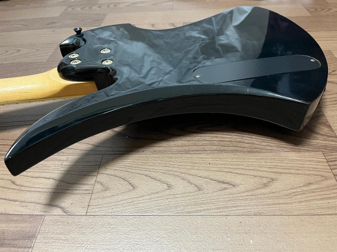 B.C.RICH モッキンバード ギター シースルーブラックサンバースト　虎目