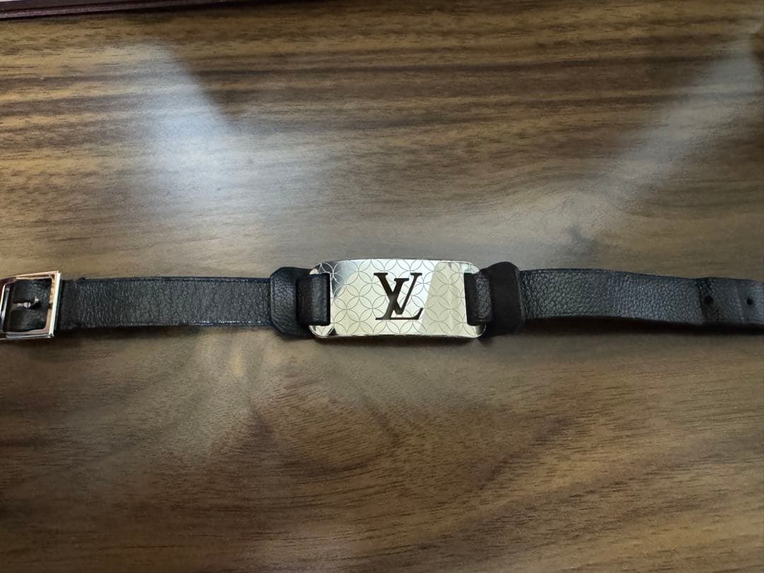 LOUIS VUITTON ブレスレット シャンゼリゼ バングル レザー