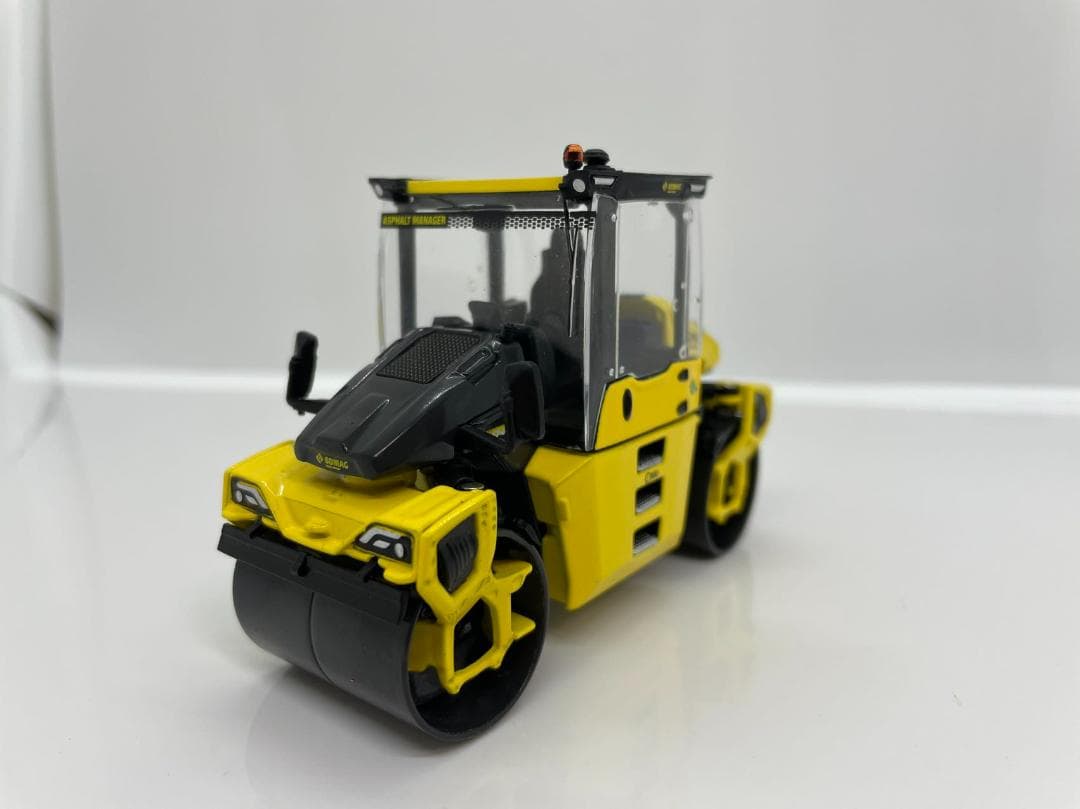 13R-005 1/50 BOMAG BW 174AP-5 AM ロードローラー