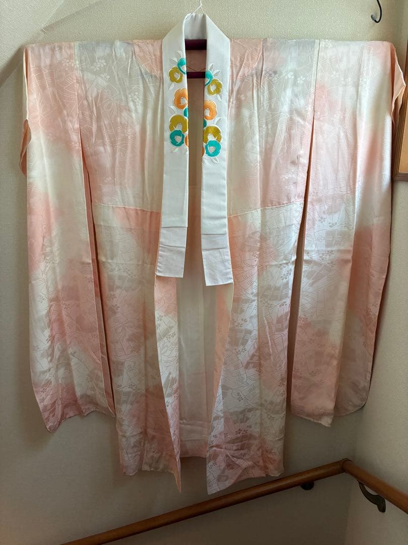 【逸品】藤娘きぬたや　総絞り　振袖　橙色　裄64 長襦袢　刺繍半襟(さんび)付き