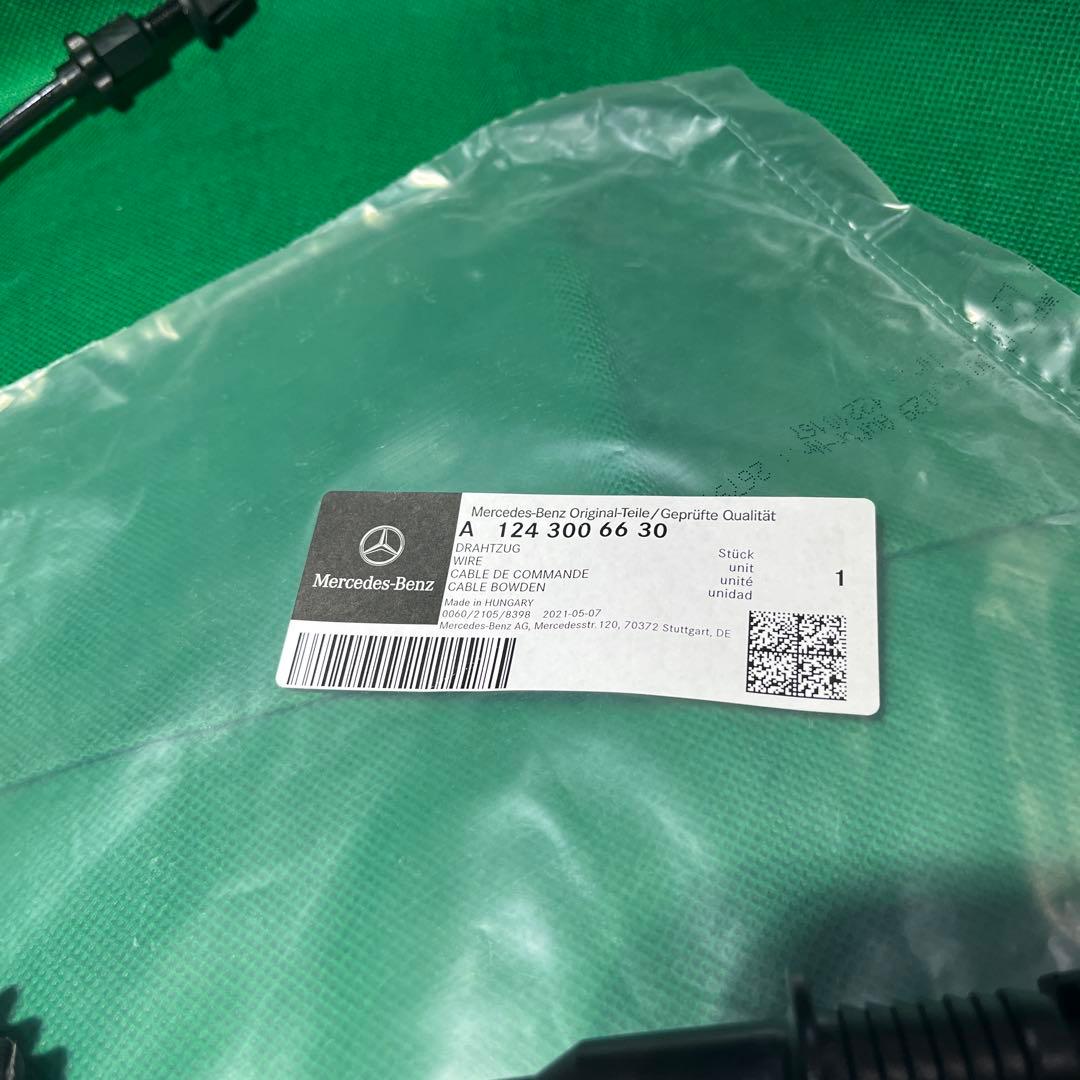 メルセデw124 500E スロットルケーブル　1243006630