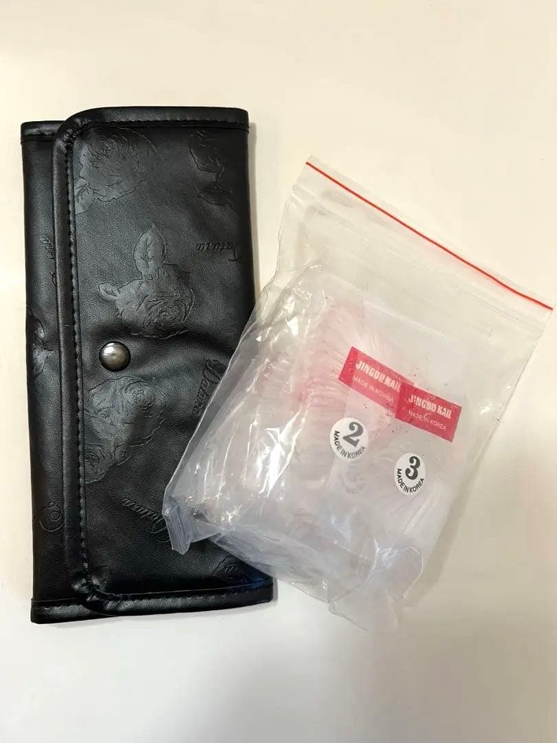 3月18日出品終了　ネイリスト検定3級　2級　セット　筆入とチップのおまけ付き