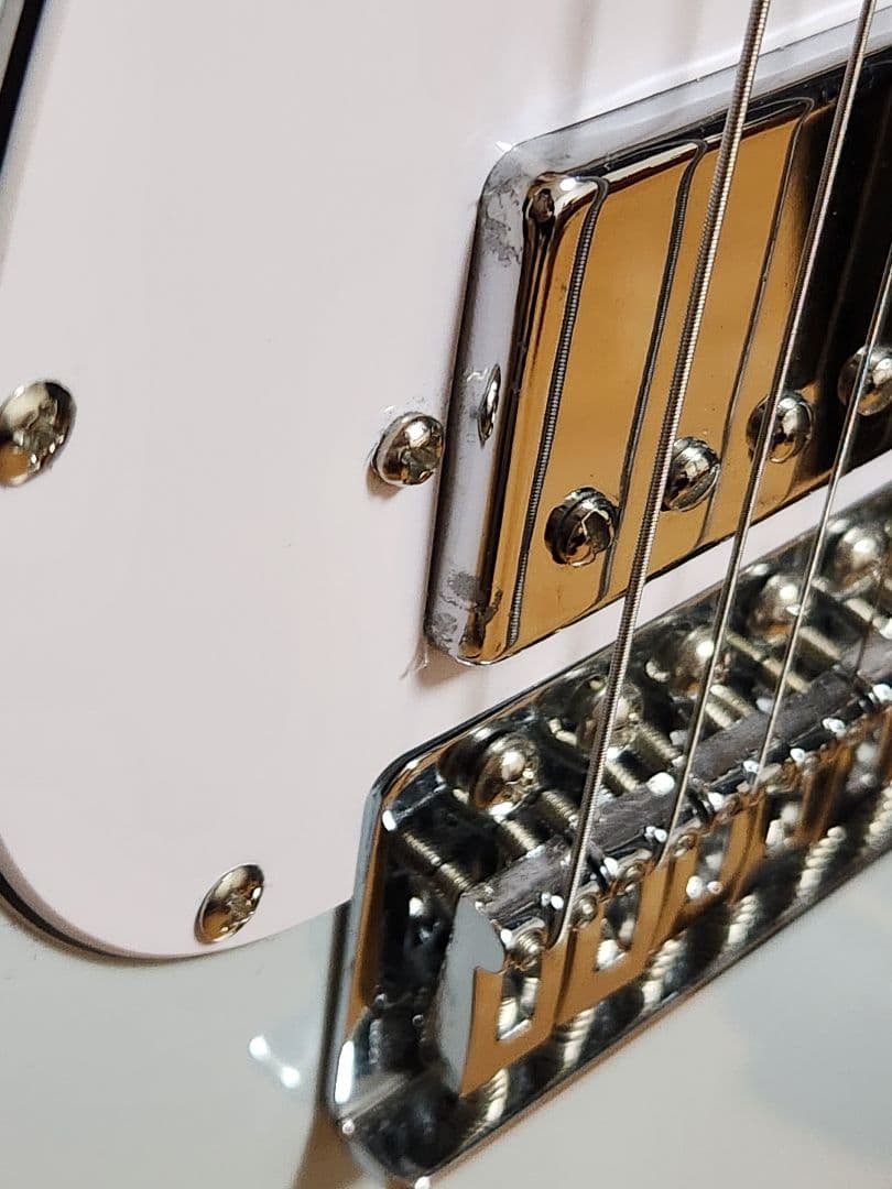 Eris. Nestia airy blue エレキギター