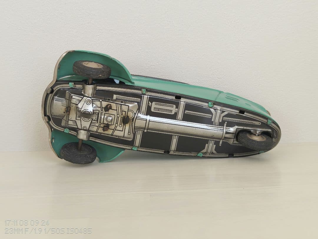 ブリキ　自動車　BANDAI　バンダイ　メッサーシュミット　緑色