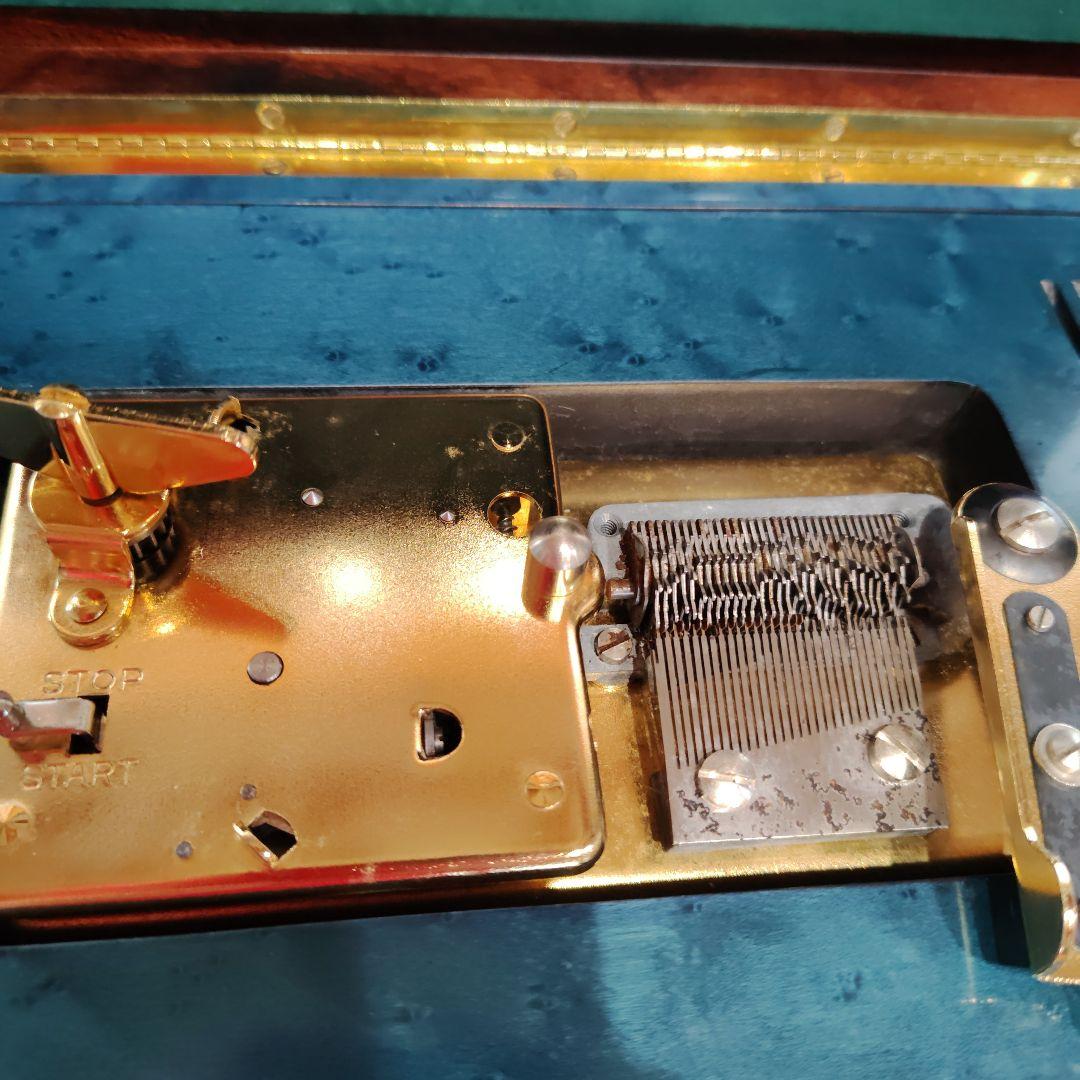 リュージュ青と金の装飾 木製オルゴール