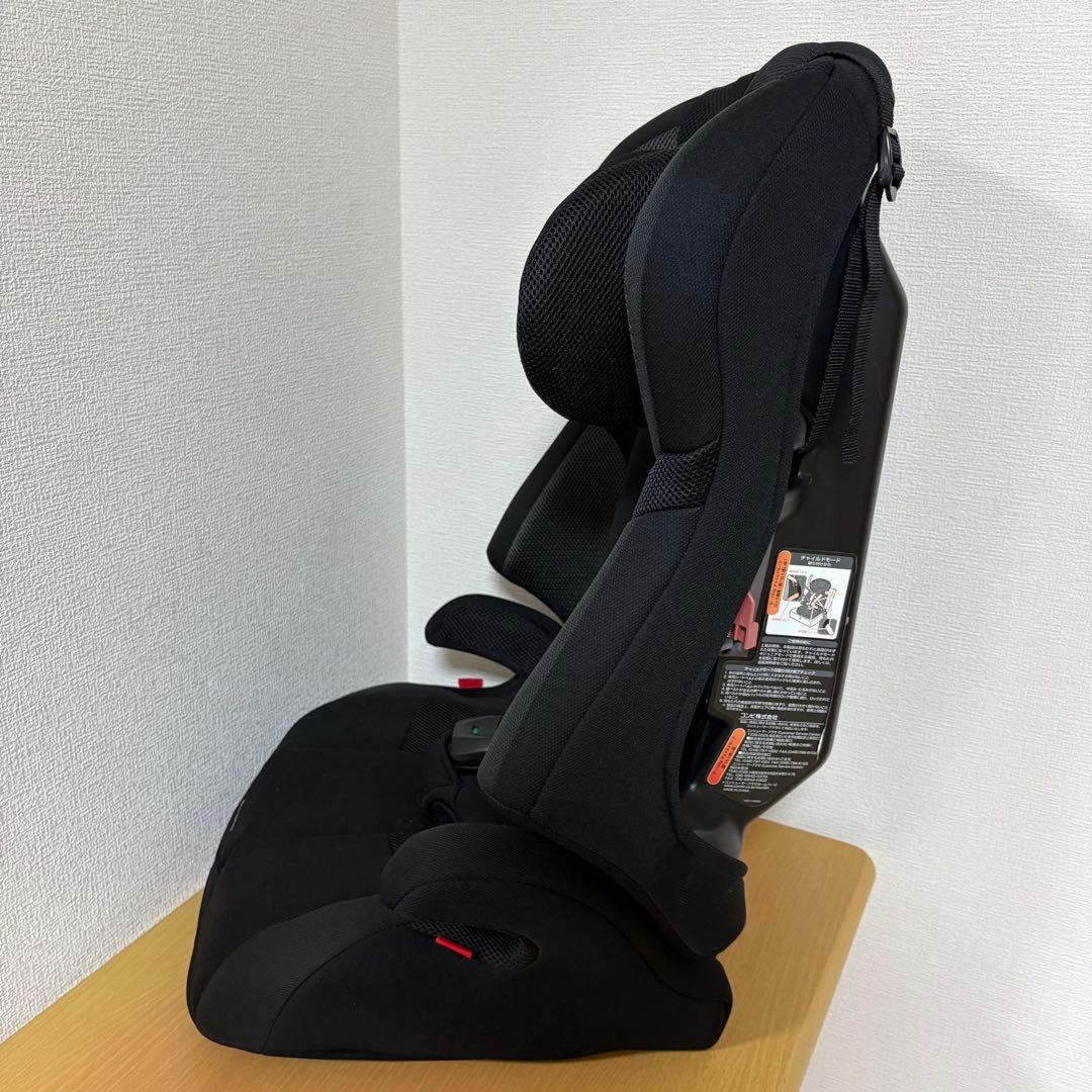 コンビ ジョイトリップ エアスルー GG ブラック ジュニアシート