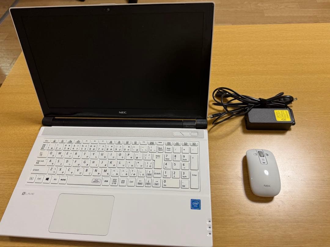 NEC LAVIE ノートPC ホワイト