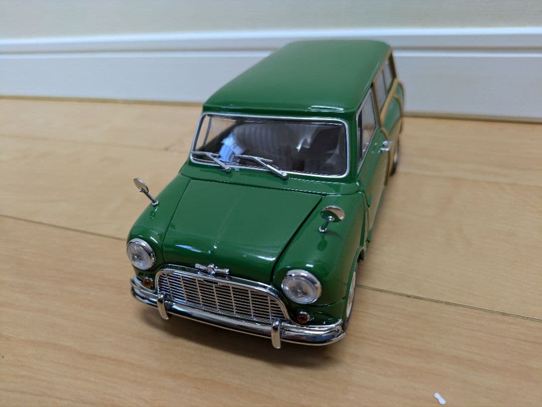 京商　モーリスミニトラベラー　1/18 グリーン