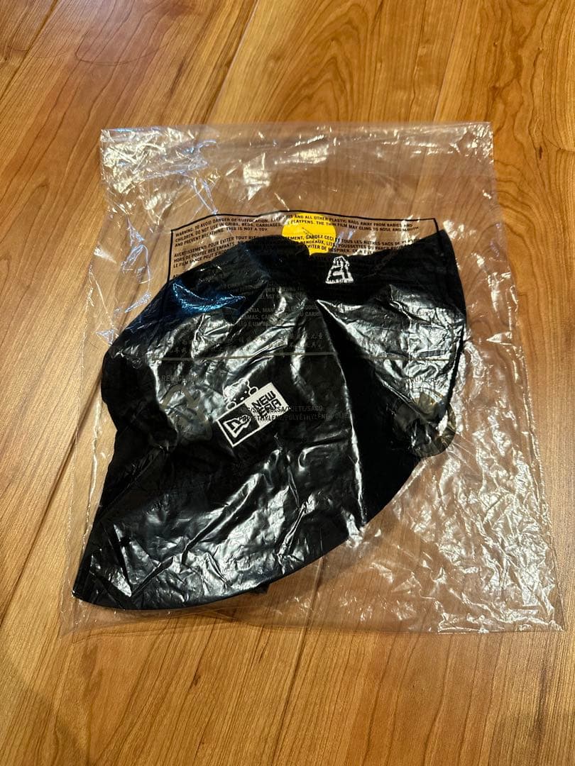 キッズ　New Era ブラックバケットハット 首元ネット付き　familiar