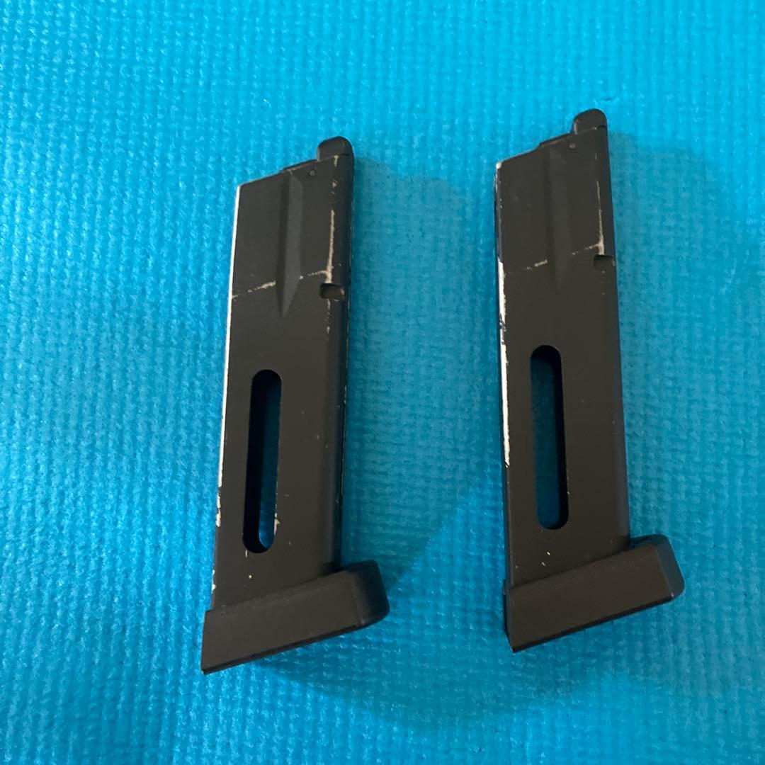 カーボネイト　CZ75 CO2 予備マガジン2本付き。
