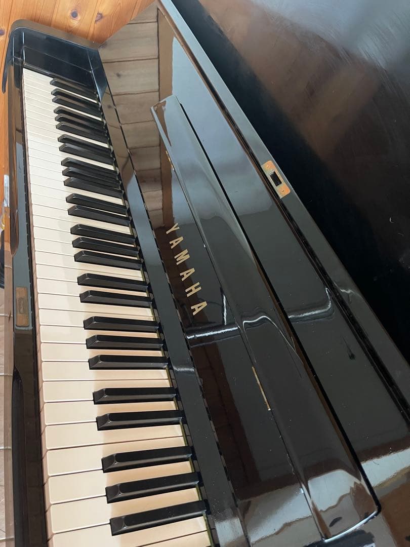 YAMAHA アップライトピアノ+トムソンピアノ椅子+インシュルーター