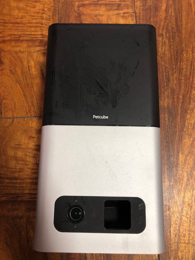 ペットキューブ　自動餌やり　室内カメラ付き