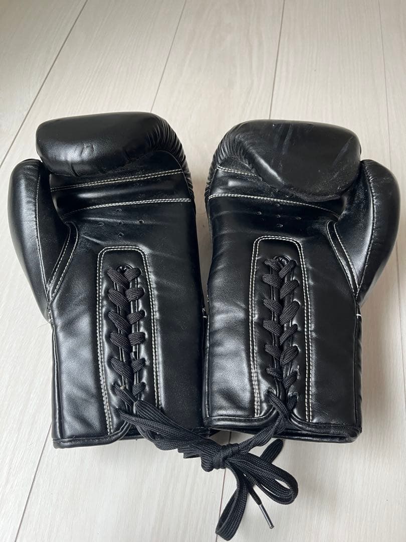 EVERLAST スケルトンデザイン ボクシンググローブ　紐　スカル